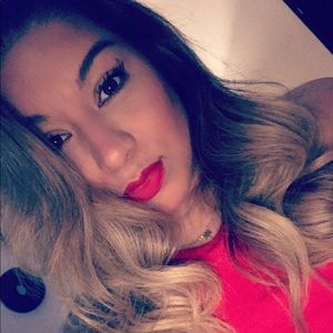 Meet your Posher, Nidia